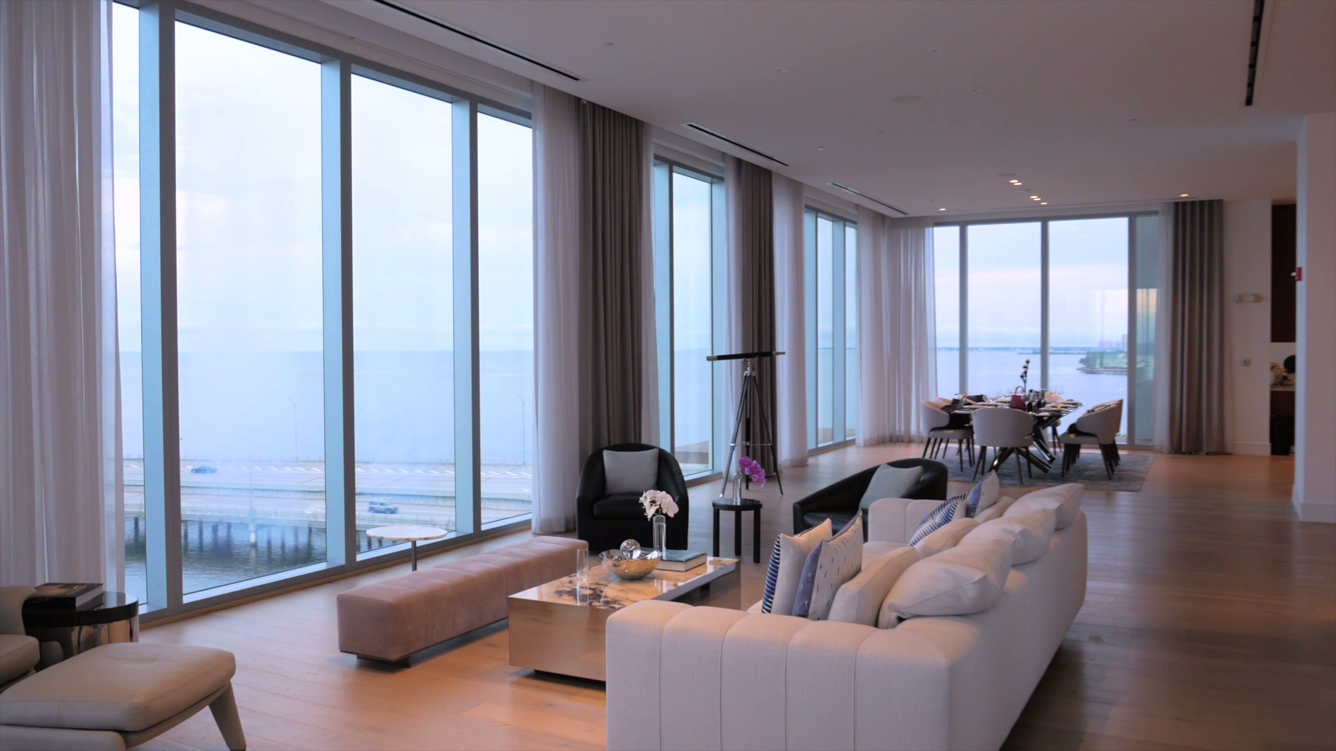 Video Sales Center Una Residences