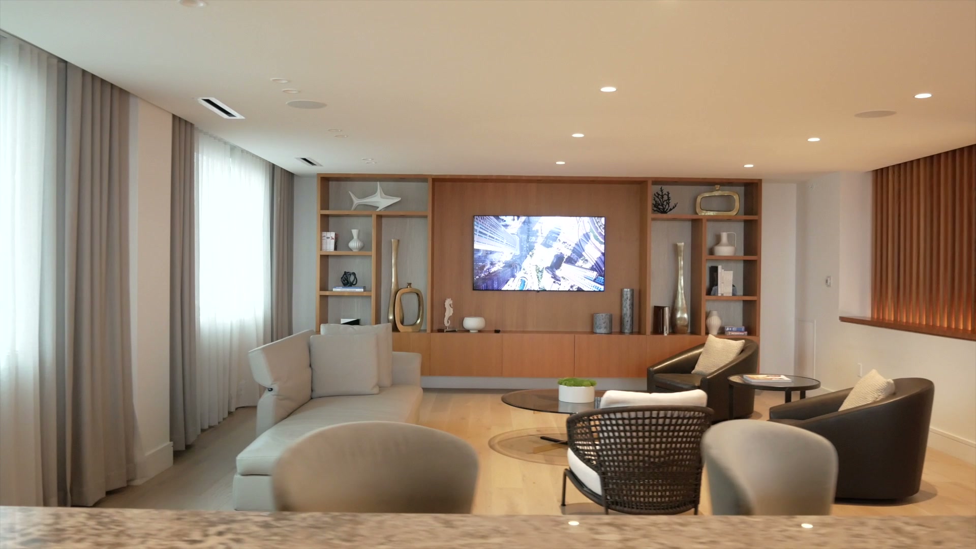 Video Sales Center Una Residences